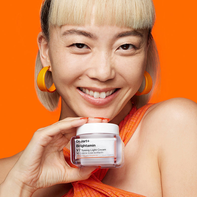 V7 Toning Light Cream